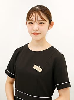 谷岡 梨奈（店長）